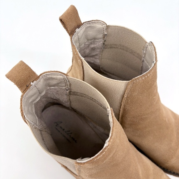 AVELLINI | Suede Leather Chunky Lug Sole Chelsea Boots in Tan | Sz 9 - Picture 9 of 13